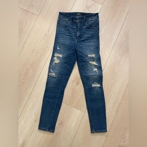 Abercrombie Simone High Rise Skinny - Distressed - 26s